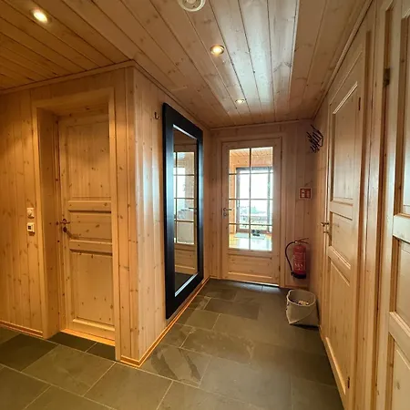 3 Bedroom Ski&bike Fjellandsby