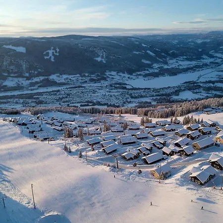 3 Bedroom Ski&bike Fjellandsby