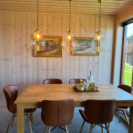 Lägenhet 3 Bedroom Ski&bike Fjellandsby